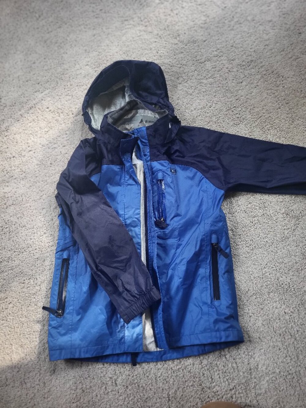 Youth Boys, Nike Rain Jacket with hood - Medium